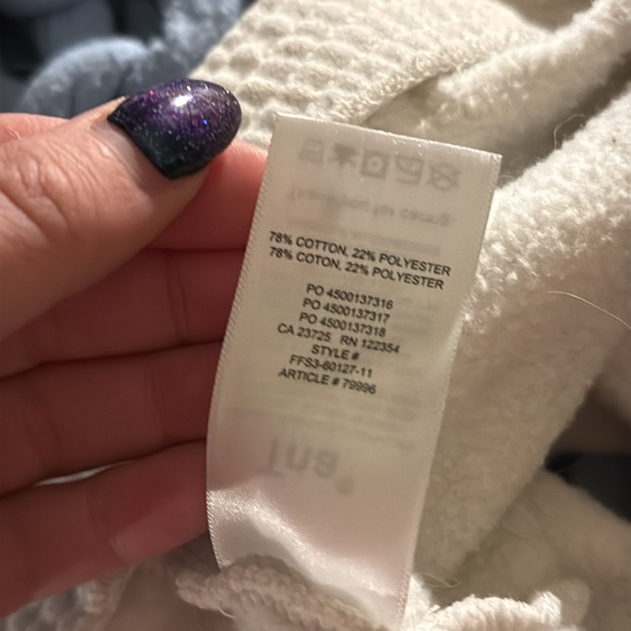 Aritzia TNA shorts - Picture 2 of 3